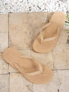 Teenage Girls' Summer Fashion Wheat Straw Rope Round Toe Flat Flip Flops, Soft Comfortable Lightweight Non-Slip Suitable For Beach, Pool, Vacation Slip-On Sandals