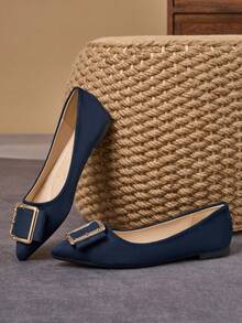 WHDXY 女士海军蓝绒面软底通勤平底鞋，方扣尖头奶奶鞋，修饰脚型，适合搭配职业套装和日常连衣裙 - 藏蓝色 - 查看 2