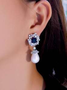 一对优雅的白色珍珠吊坠耳环，镀银立方氧化锆首饰，适合新娘、伴娘、订婚、宴会、派对、舞会、情人节、生日、周年纪念日等场合佩戴。 - 1pcs of Earrings - 查看 4