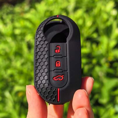 Premium siliconen autosleutelhouder met 3 knoppen voor alle Fiat-modellen - 500 Punto Panda | Opklapbare beschermhoes voor afstandsbedieningssleutel | Schokbestendige, stofbestendige en antislip autosleutelaccessoires