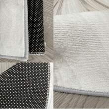 1 件心形门垫 - 这款红粉相间的丝绒门垫饰有心形图案，是情人节的理想之选。适用于室内外入口、门廊或婚礼装饰。可水洗，可重复使用。 - 彩色 - 查看 4