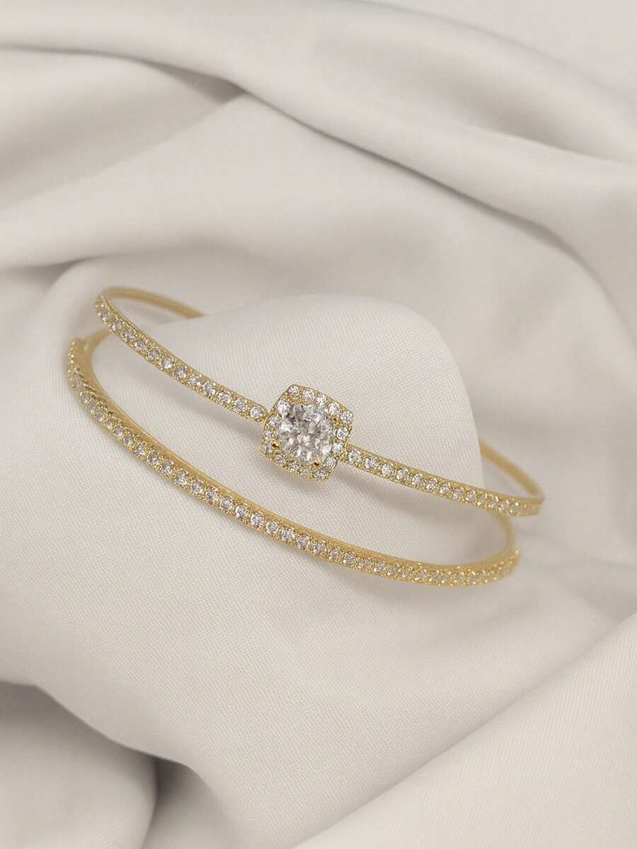 Women's Double Bracelet With Delicate Zirconia Pavé Setting And Minimalist Luxury Center Stone. - Dorado - Ver 1