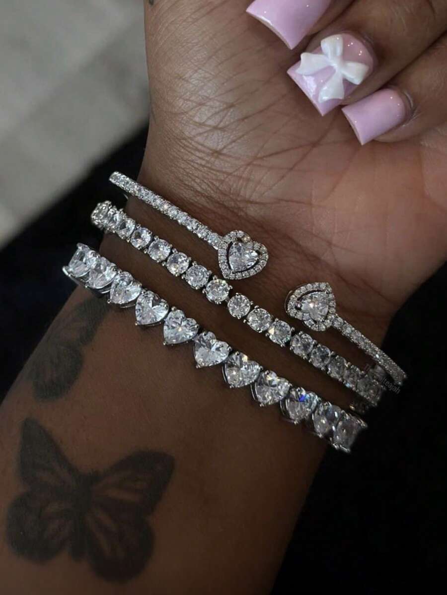 Bộ 3 vòng tay đồng hình trái tim mạ vàng 14K đính đá Zirconia nhân tạo, kèm theo bộ vòng tay hợp kim hình trái tim, phụ kiện thời trang đeo hàng ngày và quà tặng lý tưởng cho phụ nữ.