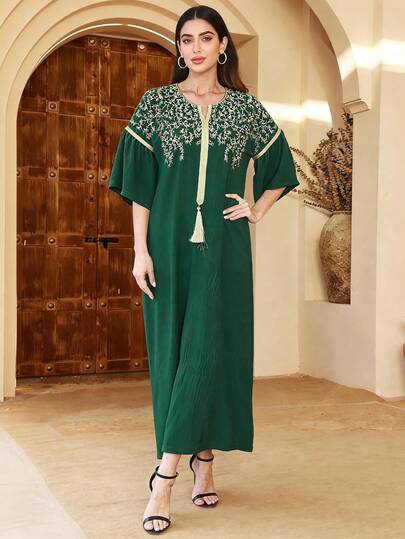 Vestido Árabe Tradicional Elegante Verde Bordado JALABIA com Borla Dourada e Decote em V, Moda de Alta Qualidade, Estilo Novo 2026