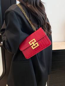 1件装女士新款时尚复古单肩包，金属链条轻便斜挎包，PU材质，休闲翻盖方包，鳄鱼皮纹包，女孩购物包，适合女士日常通勤，小巧便携 - 紅色 - 查看 3