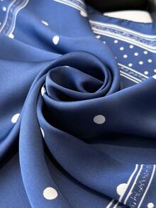 1条奢华花卉波点印花仿丝围巾，多功能女士头巾、披肩，适合旅行、度假、休闲、通勤等多种场合。 - FG151-1 藏青 - 查看 4