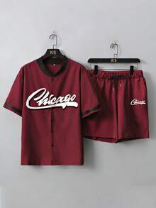 Set de 2 piezas con top de manga corta con estampado de letra en cuello de béisbol y shorts, conjunto deportivo casual - Rojo - Ver 2