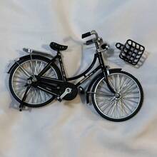 Micro Alloy Bicycle Series: Bookshelf Decor, Metal Art, Home Decor, Desktop Decor, Finger Bicycle Decorations, Home Living Room Bar, Coffee Decor (Black)