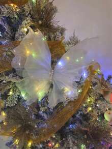 3D渐变雪纺巨型蝴蝶，适合婚礼装饰 - 逼真的人造欧根纱蝴蝶，是派对和户外节日装饰、订婚照背景、情人节/母亲节/毕业礼物、婚礼走道引导蝴蝶的理想之选。蝴蝶采用多层闪亮欧根纱叠加设计，边缘呈波浪状花瓣形状。 - 彩色 - 查看 8