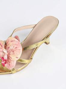 7厘米女士时尚优雅金色花卉装饰露趾穆勒高跟凉鞋，迷人的金属质感，适合约会、休闲、度假、婚礼、派对、户外活动、日常穿着以及春夏装扮。 - 金色 - 查看 8