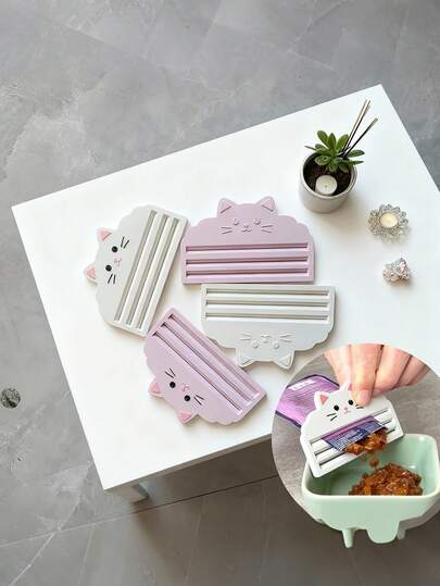 Squeeze-Style Cat Food Dispenser - Effectively Squeezes Out Remaining Cat Food From The Packaging Bag To Minimize Waste. Designed For Cat Owners Who Value Tidy Feeding And Convenient Use. This Dispenser Is Suitable For Various Packaging Bags, Easy To Clean, And Maintains Hygiene.