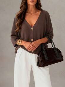女士新款V领钩花镂空半透明落肩纽扣开衫，休闲时尚基础款轻薄宽松针织上衣，适合春、夏、秋季穿着 - 咖啡棕 - 查看 3