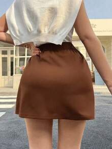 Chân váy ngắn xếp ly bất đối xứng màu nâu EARO dành cho nữ, cạp cao, đính cúc kim loại, dáng chữ A, chống hở hang, trang phục thanh lịch, đa năng cho công sở và hẹn hò mùa hè. - màu nâu - Xem 2