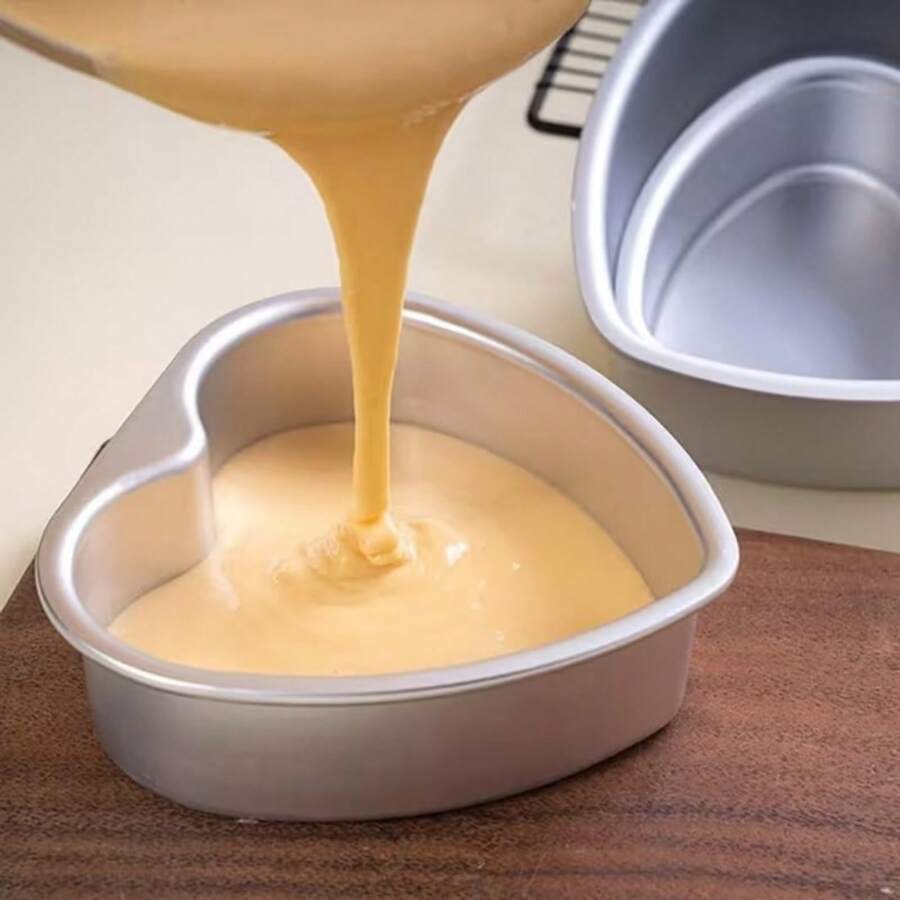 10/5/1 Set – 4-Inch Heart-Shaped Cake Mold, 4-Inch Solid Base Mold. Perfect For Baking Wedding Cakes, Birthday Celebrations, And Festive Events. Made Of Non-Stick Aluminum Construction.
