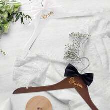 2/1 Set Grucce per Abito da Sposa e Sposo, Grucce in Legno per Abito da Sposa con Papillon, Grucce Mr. & Mrs., Regalo per Addio al Nubilato, Decorazione Matrimonio, Decorazione Casa, Decorazione Camera da Letto, Primavera, Minimalista, Decorazione Estiva - Bianco e nero - Visualizzare 4