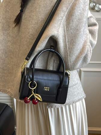 多功能斜挎包，轻便可调节。新款时尚大容量高端韩版休闲简约百搭格纹字母印花慵懒风肩带可调节女士单肩手提包，适合旅行、购物、约会、作为女士礼物，适合少女、大学生、新手和白领。