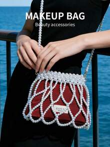 Gucci 设计师原创半月形包 - 手工红色斜挎包，配有可拆卸珍珠肩带，独特的DIY风格手拿包，适合特殊场合和婚礼