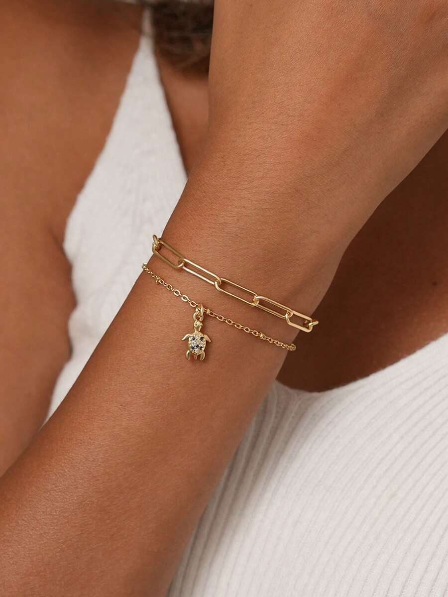 Conjunto de 2 pulseiras femininas, estilo boêmio de verão para praia, corrente básica multicamadas banhada a ouro, corrente com alfinete de , pingente de tartaruga com zircônia cúbica incrustada em cobre, conjunto de pulseiras empilháveis multicamadas, coleção Oceano. Joias para presente. - Ouro amarelo - Ver 1