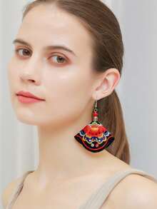 一对经典复古手工刺绣布艺吊坠耳环，适合日常佩戴、外出、旅行、聚会、母亲节、情人节礼物，时尚优雅的配饰。 - 彩色的 - 查看 6