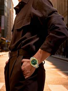 Guess Đồng hồ đeo tay nam cổ điển, thanh lịch, máy quartz, mặt tròn màu đen, dây đeo thép không gỉ mạ vàng bạc, thích hợp đeo hàng ngày, làm quà sinh nhật, quà Giáng sinh, GW0265G8 - màu xanh lá - Xem 3