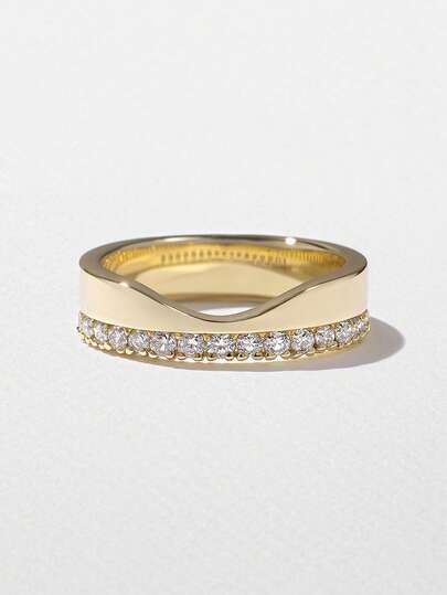 Questo anello in zirconia sorridente, elegante ed equisito, è realizzato in argento puro 925, con un design unico, rendendolo il regalo perfetto per le signore alla moda per partecipare a balli, raduni e feste.