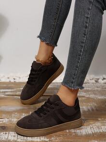 Damskie buty sportowe na co dzień, z grubą podeszwą, wygodne, z miękkim dnem, oddychające, sznurowane, do biegania na świeżym powietrzu i ćwiczeń w pomieszczeniach, buty do skateboardingu - Brązowa skóra - Zobacz 2