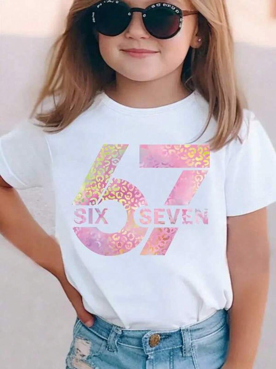 blusas para niñas rumi 1pc Camiseta Impresa Divertida para Niñas, Guerreras K Pop Ropa Niña Y2K Número 67 y Top con Estampado de Leopardo - Blusa de Cuello Redondo Suave, Conjuntos de Primavera Verano, Ropa Lavable a Máquina para y Citas de Juego - Diseño Lindo de Número 67 Perfecto para Aventuras al Aire Libre o Ropa Casual, Complementa Cualquier Look con Accesorios de Moda Casual summer T-shirt, comfortable for everyday outdoor wear. - Blanco - Ver 1