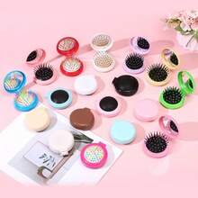 一套6.5厘米可折叠旅行镜梳套装，包含一个口袋大小的圆形梳子和一个迷你便携按摩刷，适合旅行、返校、户外、运动、办公、宿舍等场合，也可作为生日/节日礼物。 - 彩色 - 查看 2