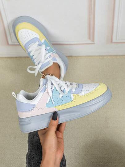 多巴胺色休闲女式运动鞋，简约、优雅、时尚，鞋底柔软，轻便，适合日常穿着、户外徒步、通勤和旅行，四季皆宜，无任何印花。