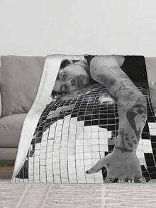 One Merch Direction Throw Blanket Warm Blankets Breathable Air Conditioner Blanket For Car Classic Outdoor Blankets For Picnic For All Season - 黑色 - 查看 3