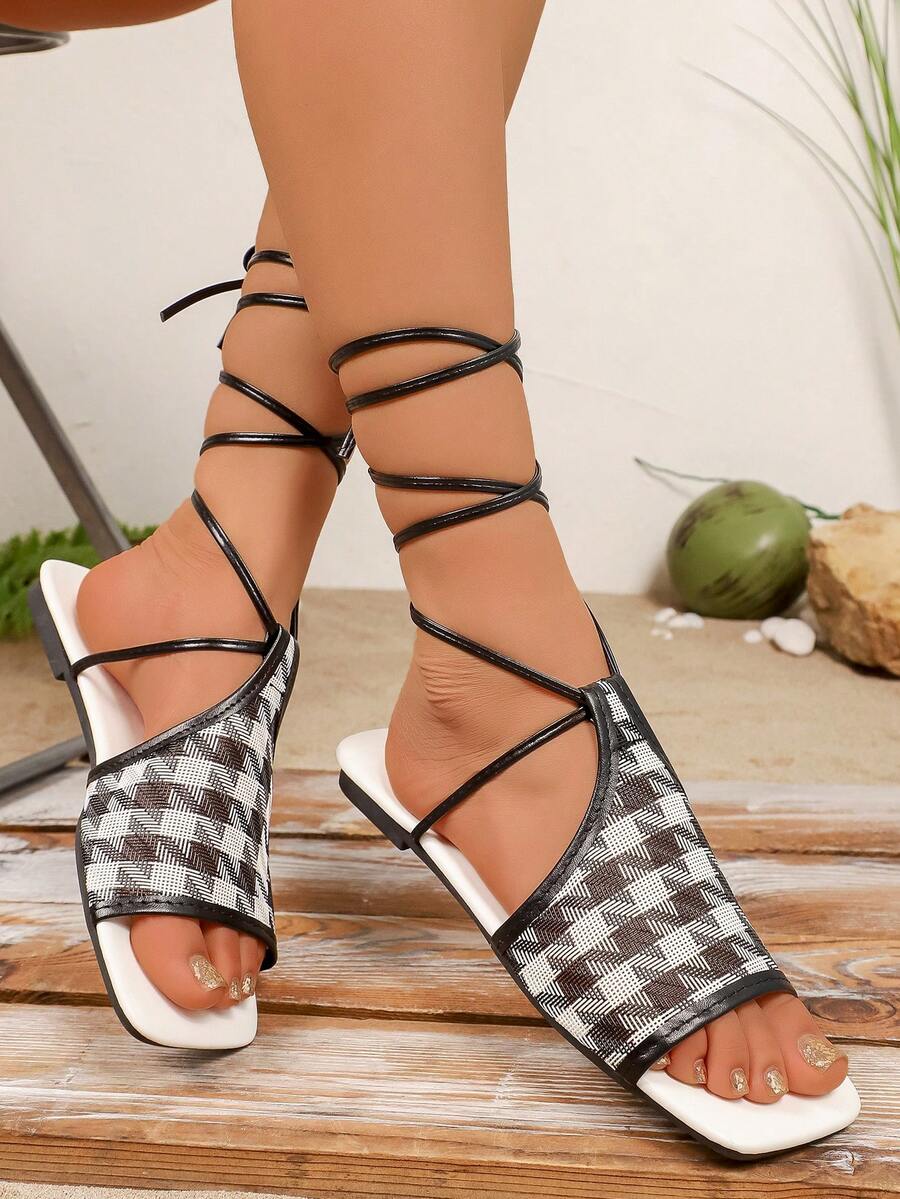 Dép lê nữ mũi vuông buộc dây kiểu dáng casual gợi cảm thời trang đi biển mùa hè - Đen và trắng - Xem 1