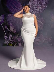 Faeriesty Đầm cưới cỡ lớn sang trọng màu trắng, chất liệu lụa xoắn họa tiết, kiểu đuôi cá - Họa tiết đính cườm tinh tế, không tay, cổ cao, đuôi váy bằng vải voan mỏng | Phù hợp cho lễ cưới và tiệc chiêu đãi - trắng - Xem 3