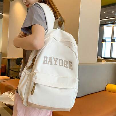 一件装，米白色和卡其色撞色设计，简约字母印花装饰，优质防水尼龙面料，耐磨、抗皱、易清洁，大容量多隔层分类收纳，主隔层拉链封口+前袋+侧袋