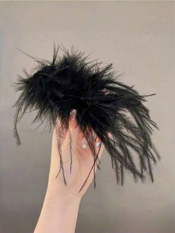 1pc Realistic Artificial Feather Hair Clip, Elegant & Sweet Oversized Feather Hair Clip For Women, Suitable For Thick Hair, Fluffy Hair Clip, Curly Hair Clip, Hair Claw, INS Party Hair Accessory, Sexy Girl Fashion Headpiece, Pressure Hair Clip, Personalized Summer Holiday Essential Hair Clip, Travel Accessory. (Slight Shedding Is Normal)
