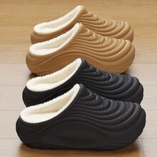 2026 必备男女通用套脚拖鞋，纯黑色，简约时尚，适合居家、休闲、办公及秋冬季穿着。柔软羊毛内衬保暖舒适。EVA 鞋底带足弓支撑设计，有效吸收冲击力，提供缓冲。易于清洁。母亲节礼物 - 彩色 - 查看 4
