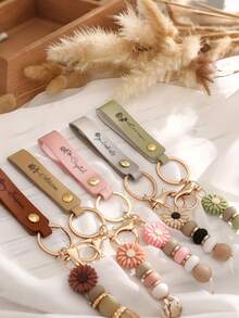 Customized PU Leather Keychain, Daisy Beaded Keyring With Customizable Name And Flower Pendant, Portable Monogram Bag Charm, Faux Pearl Key Accessory - Multicolor - View 3