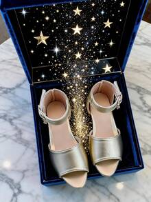 1 Pair Girls' Rhinestone Decor PU Leather Non-Slip Low Heel Open Toe Princess Style Sandals, Suitable For Stage Performance, Birthday Outfit Matching And Summer Party Occasions - Gold - View 3
