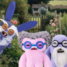 Spin Master 9英寸毛绒玩具，“老顽固”系列，滑稽丑陋的怪兽毛绒玩具，长着类似人类的牙齿，可收藏的玩偶，适合青少年和成人的节日生日礼物 - 斯奎奇 - 查看 3