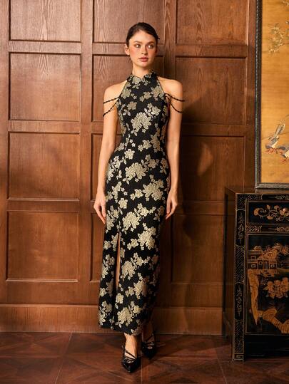 Faeriesty Elegant Pearl Chain Spaghetti Strap Cheongsam | Gold Floral Embroidery Backless High Slit Cheongsam | Exquisite Chinese Style Evening Gown, Suitable For Formal Business Dinners, Luxury Banquets, Cultural Celebrations, Wedding Receptions, And Red Carpet Events