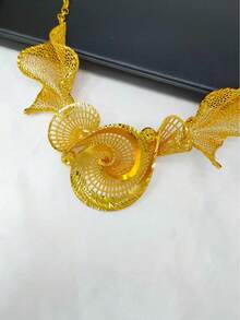 2pcs Gold-Plated Floral Jewelry Set: Necklace And Earrings, Suitable For Weddings, Parties, Holidays, Gifts For Mom, Girlfriend, Sister - Yellow Gold - View 3