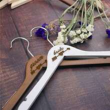 2/1 Set Grucce per Abito da Sposa e Sposo, Grucce in Legno per Abito da Sposa con Papillon, Grucce Mr. & Mrs., Regalo per Addio al Nubilato, Decorazione Matrimonio, Decorazione Casa, Decorazione Camera da Letto, Primavera, Minimalista, Decorazione Estiva - Bianco e nero - Visualizzare 11