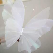 3D渐变雪纺巨型蝴蝶，适合婚礼装饰 - 逼真的人造欧根纱蝴蝶，是派对和户外节日装饰、订婚照背景、情人节/母亲节/毕业礼物、婚礼走道引导蝴蝶的理想之选。蝴蝶采用多层闪亮欧根纱叠加设计，边缘呈波浪状花瓣形状。 - 彩色 - 查看 11