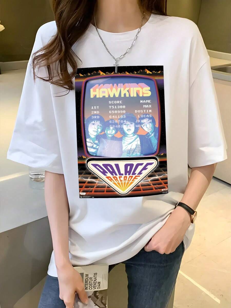 Hawkins Arcade Poster-Streetwear Short Sleeve With Bold LANLAO Lettering & Portrait Print, Machine Washable Round Neck Casual Summer Top For Urban Fashion, Gym, Parties & Casual Attire - Youth Style Apparel, Gym Outfit, Party Clothing, Design, Stretchy Fabric, Breathable Material, Printed Shirt, Young, Fashion Enthusiasts - 白色 - 查看 1