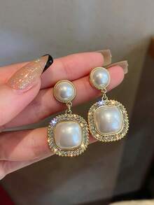 5对优雅简约百搭几何仿珍珠耳钉及复古花卉耳环套装，适合女士日常及节日佩戴