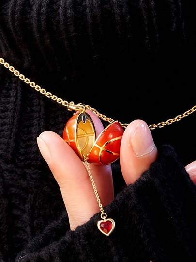 rundraw 1件新款可打开篮球流苏心形独特时尚铜质吊坠项链，适合情人节、派对、篮球场、日常穿搭配饰，是节日和周年纪念日送给朋友和爱人的最佳礼物。