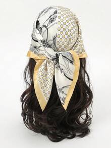 1条女士佩斯利印花丝滑面料头巾，可作头巾或围巾，适合日常使用。