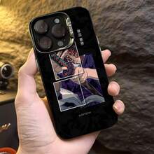 El personaje de  empuña una katana listo para la lucha. Esta elegante funda es compatible con los modelos  17, 16, 15, 14 Pro Max, 13, 12, 11, XR y XS Plus. Fabricada en TPU flexible, resistente a golpes y arañazos, ofrece una excelente protección contra caídas y un agarre cómodo. Es un regalo ideal para familiares, amigos y seres queridos, y una opción perfecta para festivales. - Negro - Ver 4
