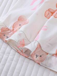 Bộ đồ ngủ 2 món cho bé gái, áo sơ mi cổ bẻ tay ngắn và quần short rộng cạp chun, kiểu dáng mùa hè mới, họa tiết gấu hồng và nơ dễ thương, có thể giặt, đồ ngủ mặc nhà cho trẻ em và thanh thiếu niên. - trắng - Xem 7