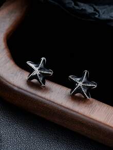 一对男女皆宜的海星耳钉，精致别致，尽显高端气质，适合日常佩戴、旅行、派对等场合。 - 彩色 - 查看 10