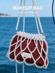 Gucci 设计师原创半月形包 - 手工红色斜挎包，配有可拆卸珍珠肩带，独特的DIY风格手拿包，适合特殊场合和婚礼